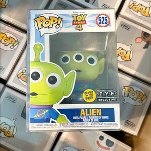 Funko Pop Toy Story 4 ALIEN #525 FYE EXCLUSIVE Glow in the Dark